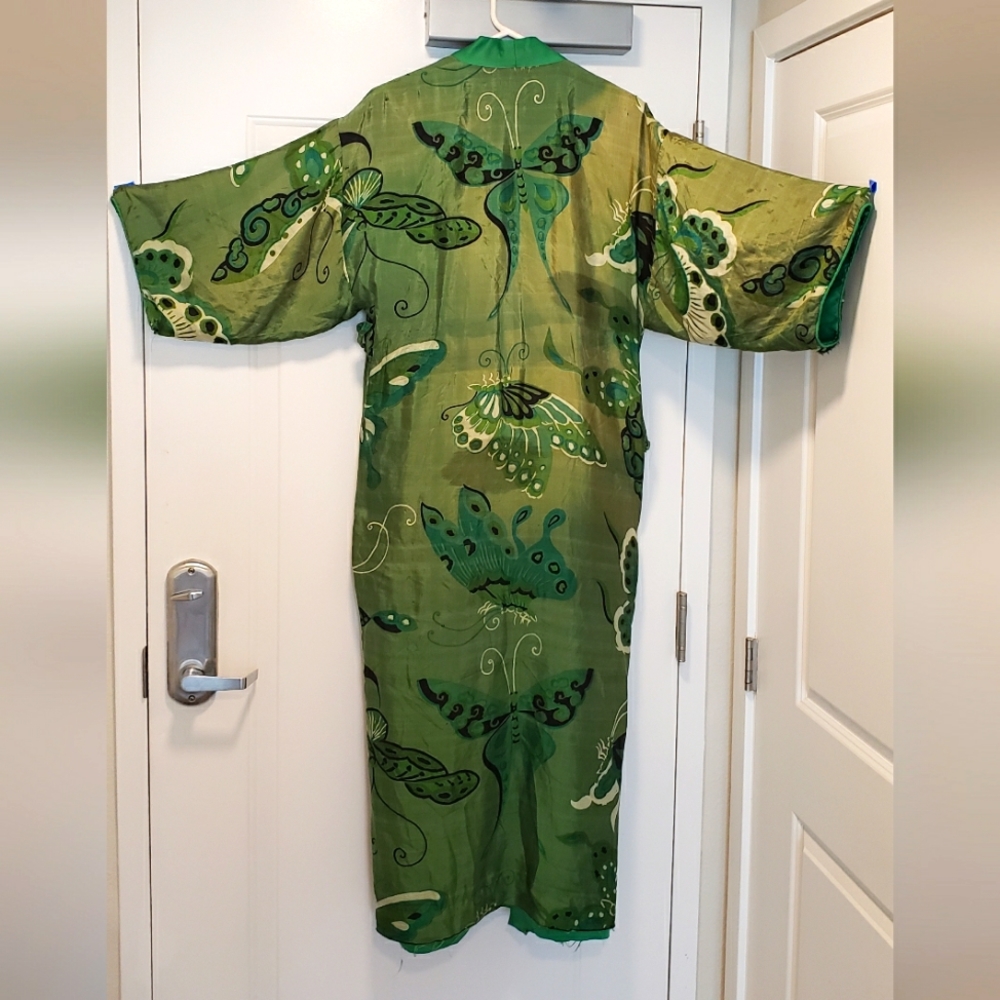 VIntage Robe Kimono Hand Crafted 1960s 1970s Medium 🦋 Butterflies